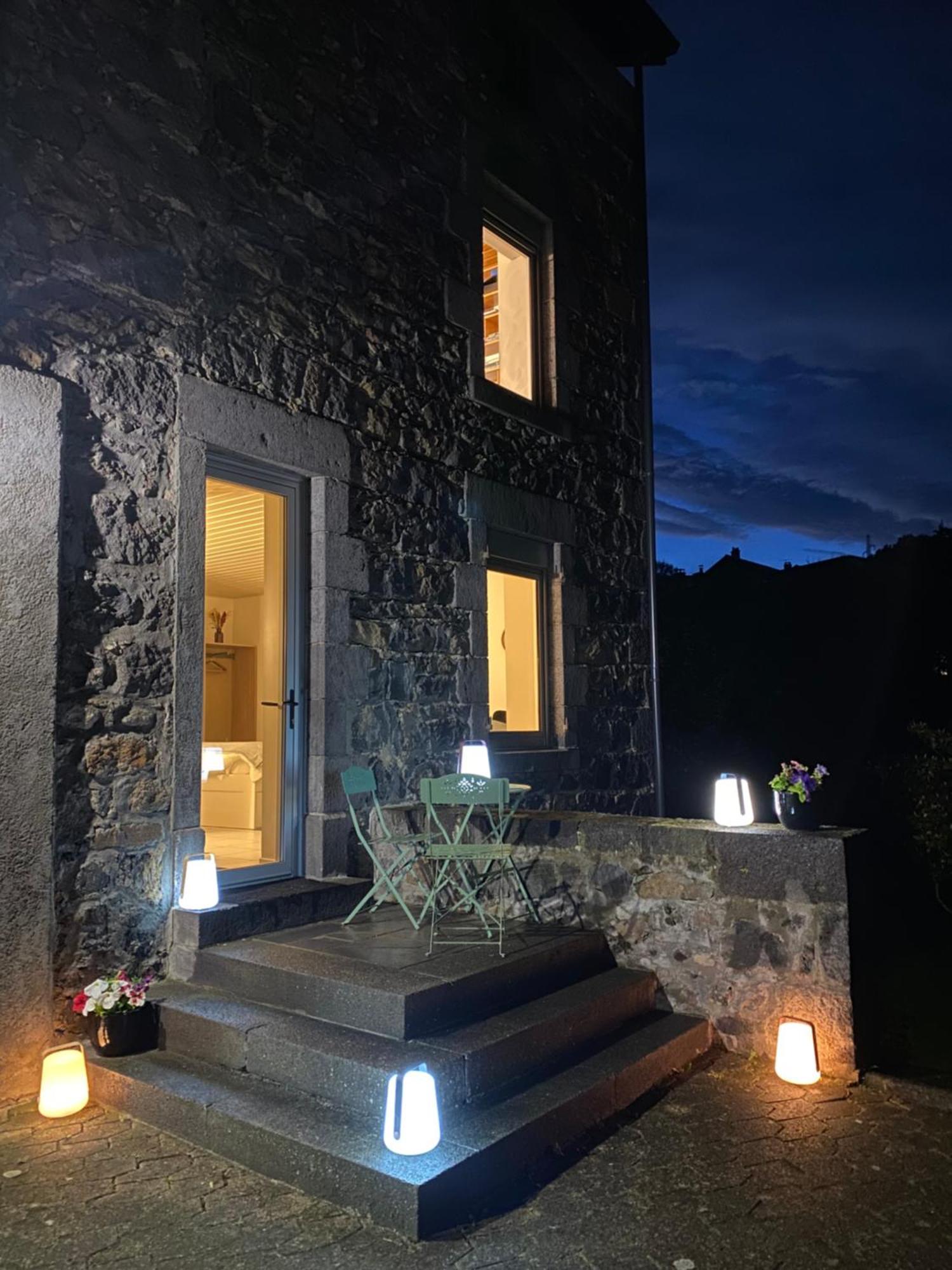 Hotel L'Oustal Des Domes à Orcines Extérieur photo
